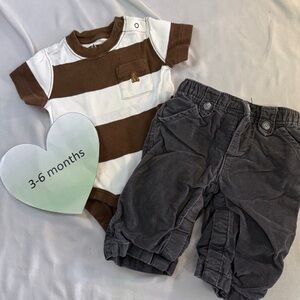 GAP - 2 piece baby outfit/set - pants and shirt. Size 3-6 months